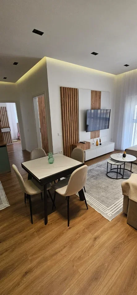 Tirane, jepet me qera apartament 2+1+Ballkon Kati 8, 75 m² 530 € (Mangalem21, Kadiu)