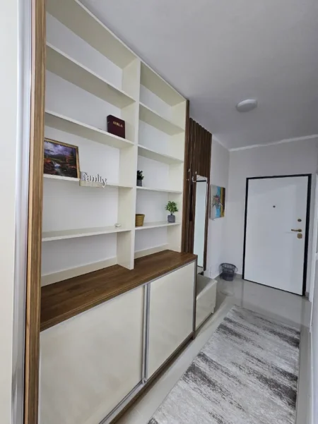 Tirane, jepet me qera apartament 1+1 Kati 5, 85 m² 600 € (Ish sheshi Shqiponja)