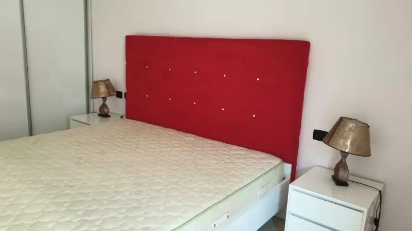 Tirane, jepet me qera apartament 2+1+Ballkon Kati 1, 118 m² 700 € (Rruga "Jordan Misja")