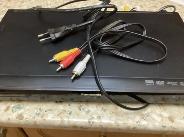 Fier, shes Panasonic/DVD + Karrige zyre