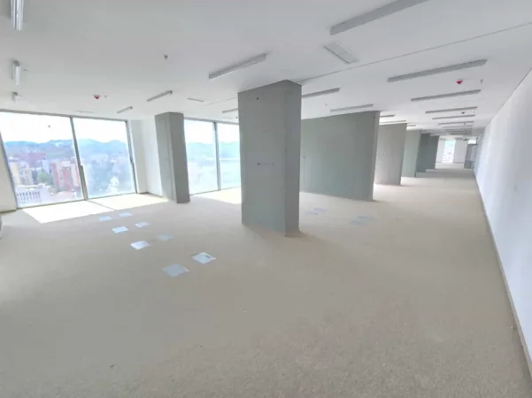 Tirane, jepet me qera zyre Kati 17, 500 m² 21.000 € (Rruga e Elbasanit)