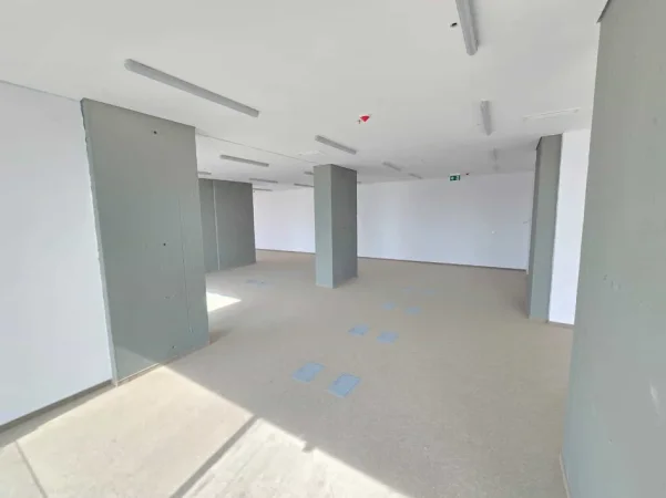 Tirane, jepet me qera zyre Kati 17, 500 m² 21.000 € (Rruga e Elbasanit)