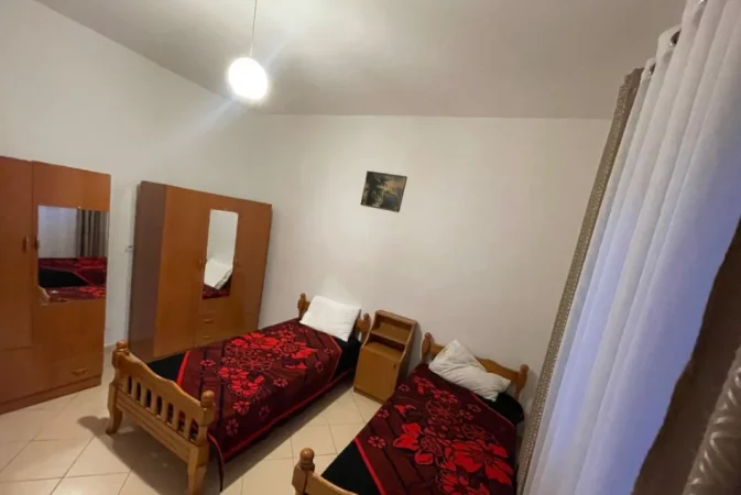 Tirane, jepet me qera shtepi 1+1 Kati 1, 50 m² 350 € (Rruga Haki Shehu, prane ekonomikut)