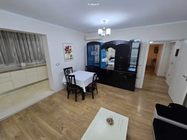 Tirane, jepet me qera apartament 1+1 Kati 4, 70 m² 580 € (vasil shanto)