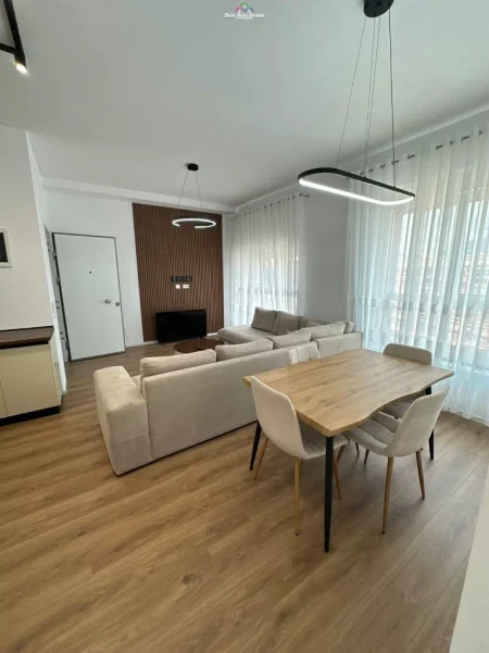 Tirane, jepet me qera apartament 1+1+Ballkon Kati 7, 65 m² 470 € (pasho hysa)