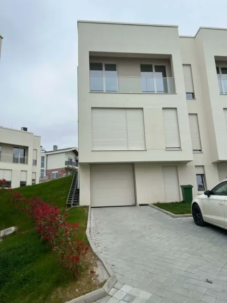 Tirane, jepet me qera Vile 2 Katshe Kati 2, 300 m² 1.300 € 