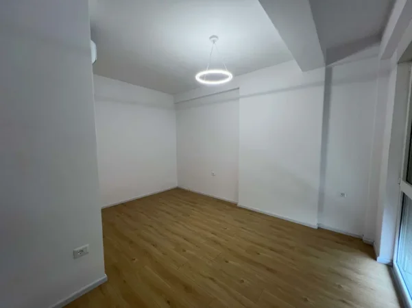 Tirane, jepet me qera Vile 2 Katshe Kati 2, 300 m² 1.300 € 