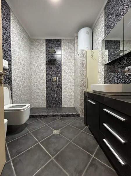 Tirane, jepet me qera apartament 1+1 Kati 6, 65 m² 550 € 