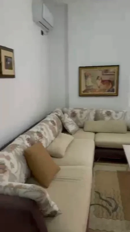 Tirane, jepet me qera apartament 2+1+Ballkon Kati 3, 100 m² 450 € 