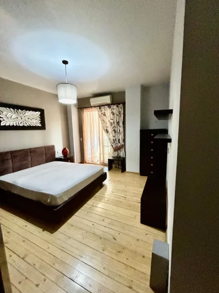 Tirane, jepet me qera apartament 1+1+Ballkon Kati 6, 70 m² 550 € 