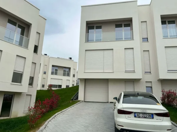 Tirane, jepet me qera Vile Dublex Kati 1, 260 m² 1.300 € (kompleksi Aba)