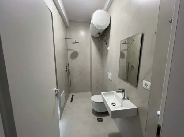 Tirane, jepet me qera Vile Dublex Kati 1, 260 m² 1.300 € (kompleksi Aba)