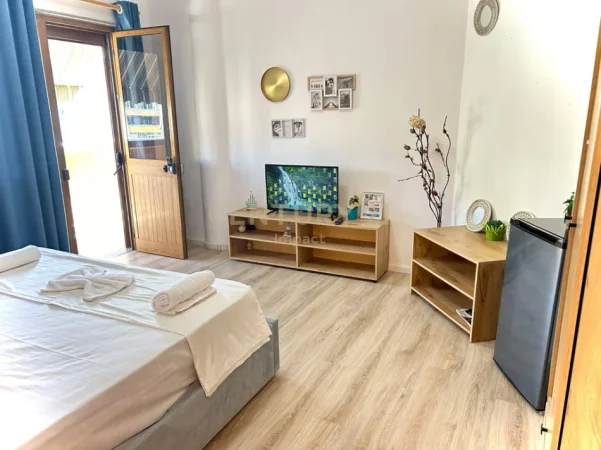 Tirane, shitet hotel Kati 6, 330 m² (Sheshi skenderbej)