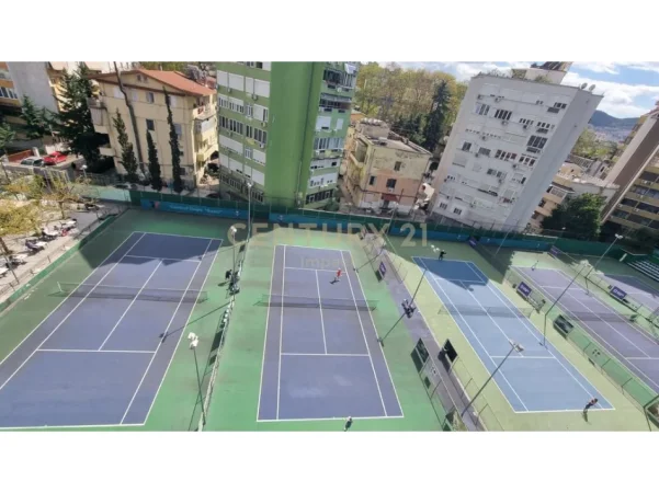 Tirane, shitet hotel Kati 6, 330 m² (Sheshi skenderbej)