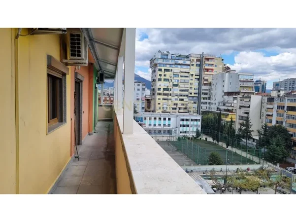 Tirane, shitet hotel Kati 6, 330 m² (Sheshi skenderbej)