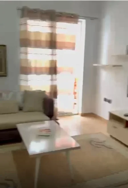 Tirane, jepet me qera apartament 2+1 Kati 4, 85 m² 450 € 