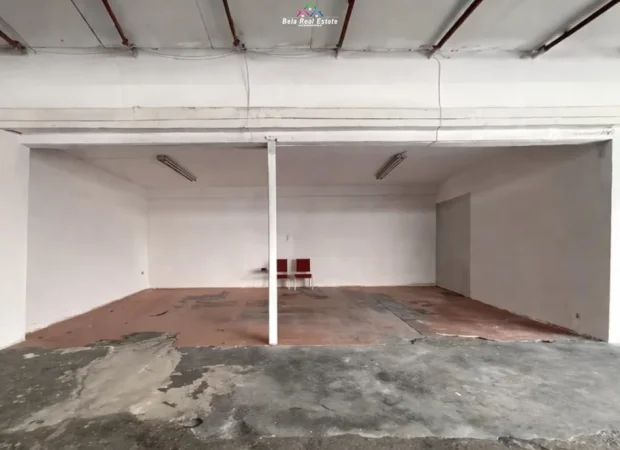 Tirane, jepet me qera magazine Kati 0, 135 m² 620 € (ish dogana)