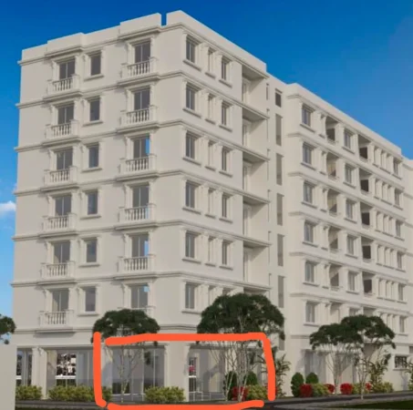 Tirane, shitet dyqan Kati 0, 76 m² 190.000 € (Kamez)