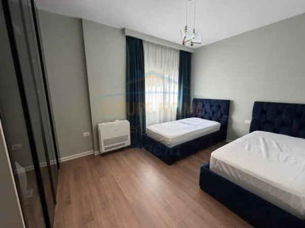 Tirane, jepet me qera apartament 2+1 Kati 1, 116 m² 1.000 € (Lake Land Residence, Farke)