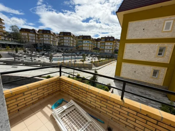 Tirane, jepet me qera apartament 2+1 Kati 1, 116 m² 1.000 € (Lake Land Residence, Farke)