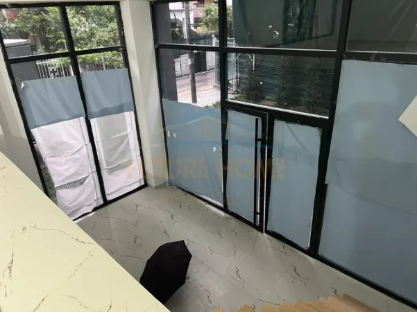 Tirane, jepet me qera ambjent biznesi Kati 0, 105 m² 800 € (Unaza e Re.)