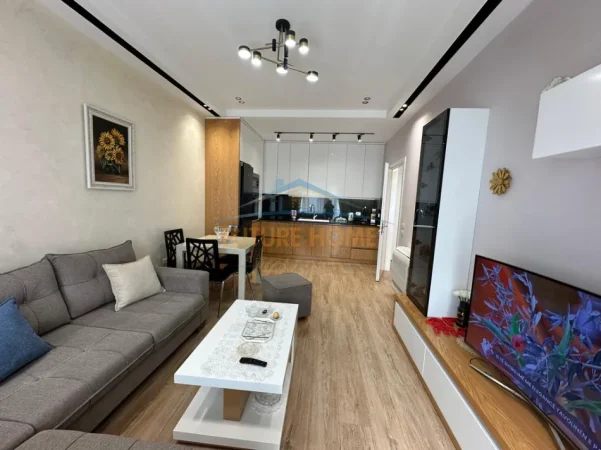 Tirane, jepet me qera apartament 1+1 Kati 9, 58 m² 700 € (Kontakti)