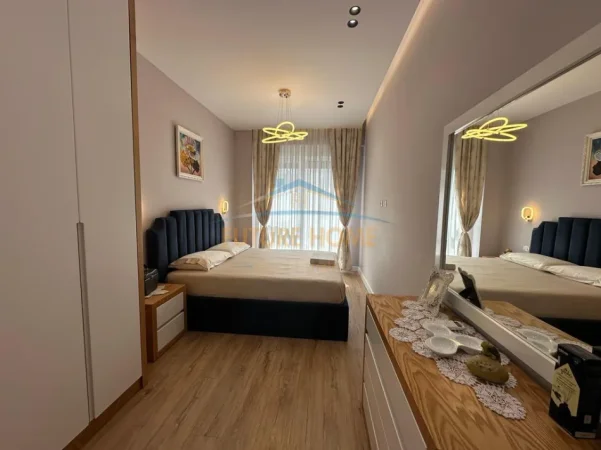 Tirane, jepet me qera apartament 1+1 Kati 9, 58 m² 700 € (Kontakti)