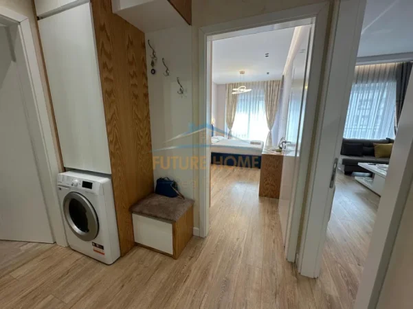 Tirane, jepet me qera apartament 1+1 Kati 9, 58 m² 700 € (Kontakti)