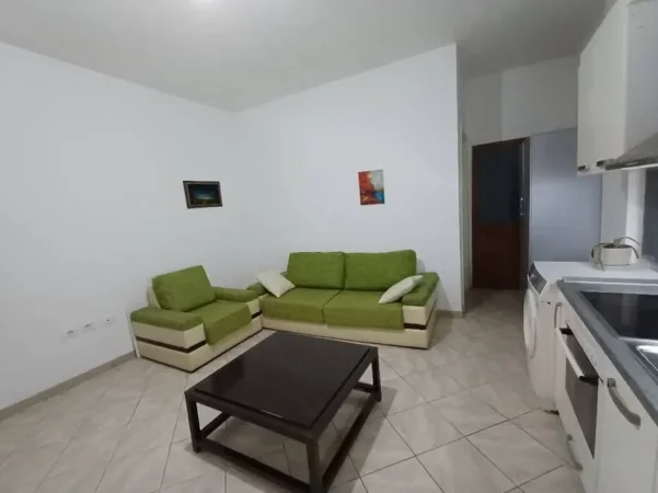 Tirane, jepet me qera apartament 1+1 Kati 1, 50 m² 280 € (Rruga Agush Gjergjevica)