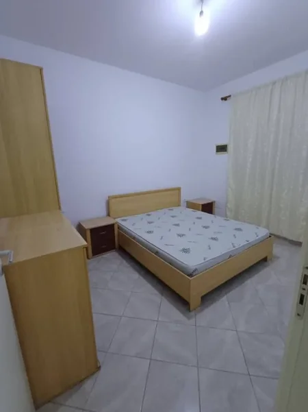 Tirane, jepet me qera apartament 1+1 Kati 1, 50 m² 280 € (Rruga Agush Gjergjevica)
