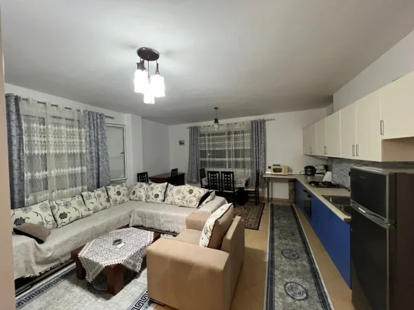 Tirane, jepet me qera apartament 2+1+Ballkon Kati 7, 90 m² 450 € (Apartament 2+1 Per Qera Astir Vila L Plotesisht I Mobiluar)