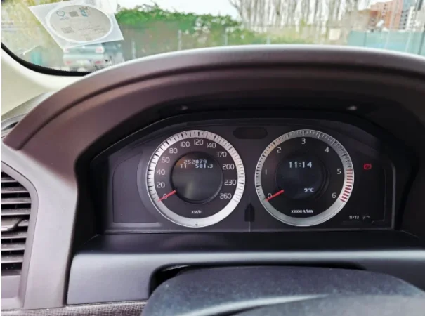 Tirane, shes makine Volvo XC60 Nafte, blu e errët automatik Klima 253.000 km 7.500 €