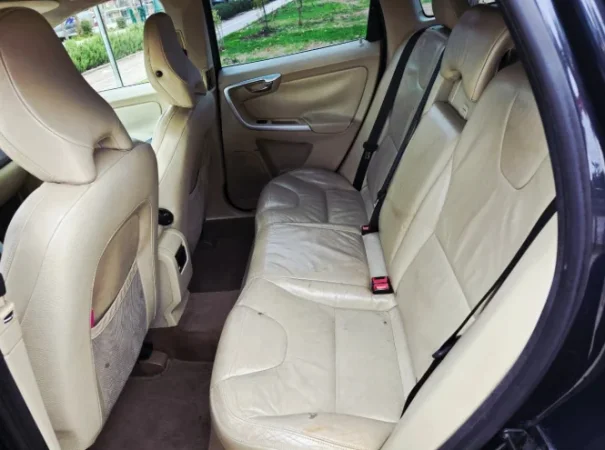 Tirane, shes makine Volvo XC60 Nafte, blu e errët automatik Klima 253.000 km 7.500 €