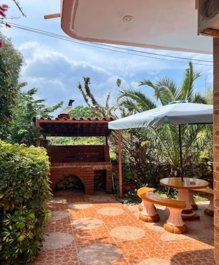 Sarande, shitet hotel , (Ksamil)