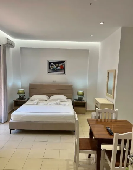 Sarande, shitet hotel , (Ksamil)