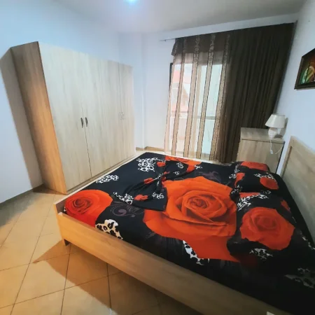 Tirane, shes apartament 1+1+Ballkon Kati 4, 66 m² 12.000.000 € (Rruga Besim Fagu)