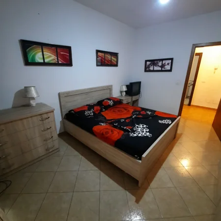 Tirane, shes apartament 1+1+Ballkon Kati 4, 66 m² 12.000.000 € (Rruga Besim Fagu)