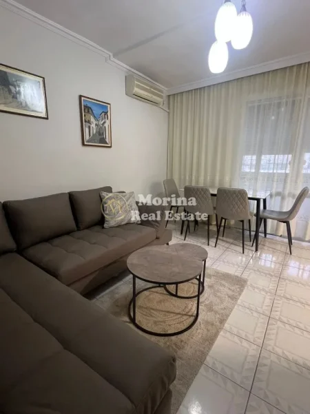 Tirane, jepet me qera apartament 2+1 Kati 4, 95 m² 450 € (Xhamllik)