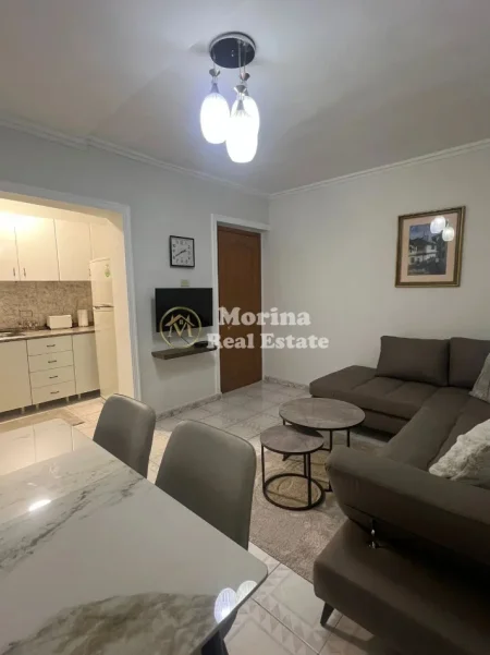 Tirane, jepet me qera apartament 2+1 Kati 4, 95 m² 450 € (Xhamllik)