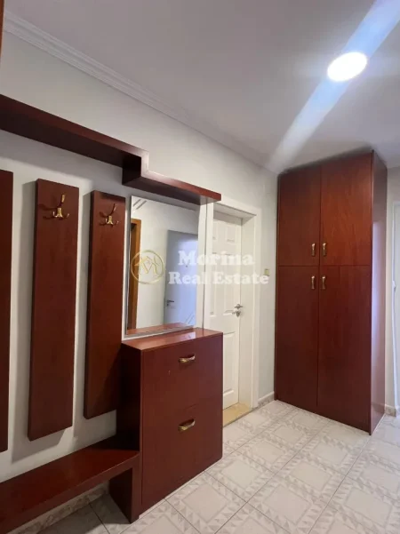 Tirane, jepet me qera apartament 2+1 Kati 4, 95 m² 450 € (Xhamllik)
