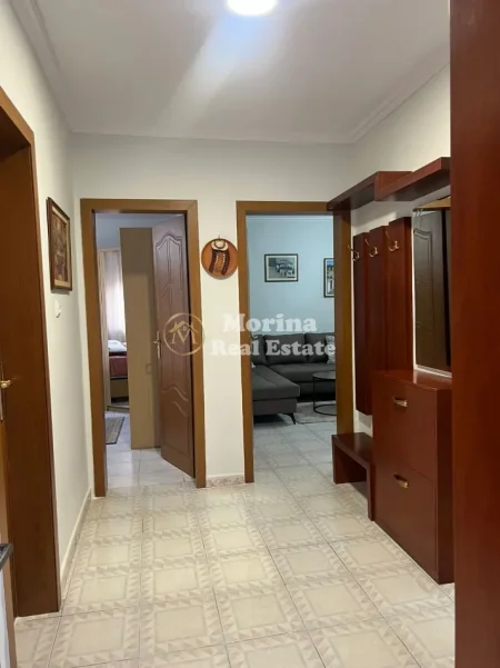 Tirane, jepet me qera apartament 2+1 Kati 4, 95 m² 450 € (Xhamllik)
