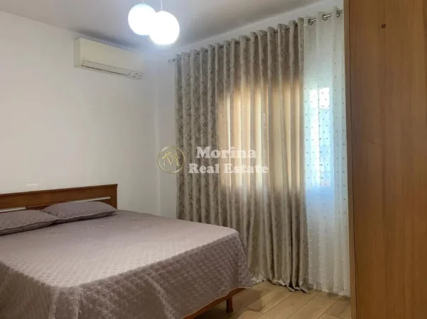 Tirane, jepet me qera ambjent biznesi Kati 2, 80 m² 480 € (Ali Demi)
