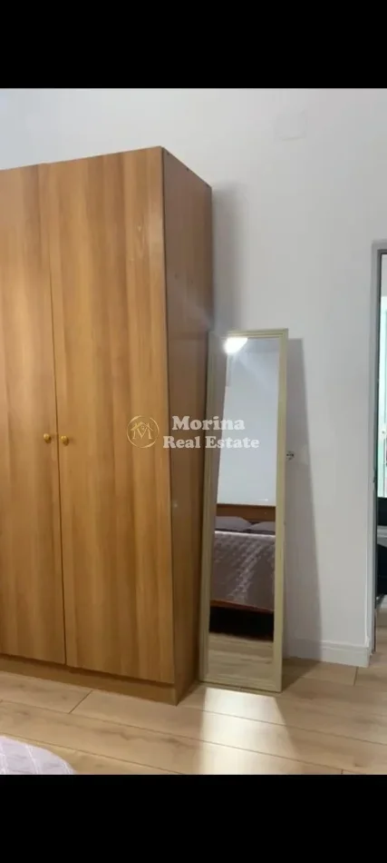Tirane, jepet me qera ambjent biznesi Kati 2, 80 m² 480 € (Ali Demi)