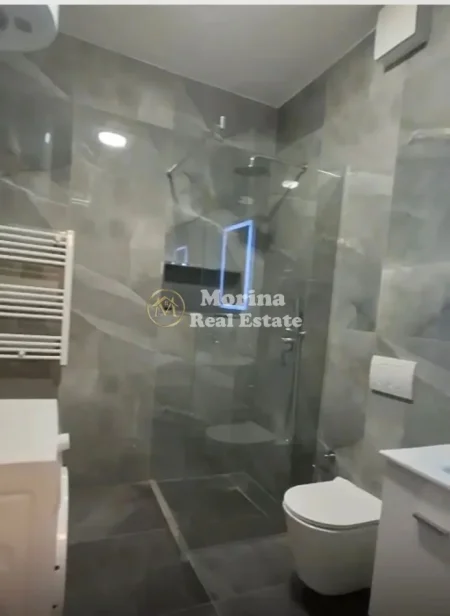 Tirane, jepet me qera apartament 1+1 Kati 2, 90 m² 650 € (Bulevardi Zogu i Pare)