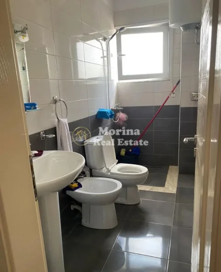 Tirane, jepet me qera apartament 1+1 Kati 7, 65 m² 450 € (Rruga 5 Maji)