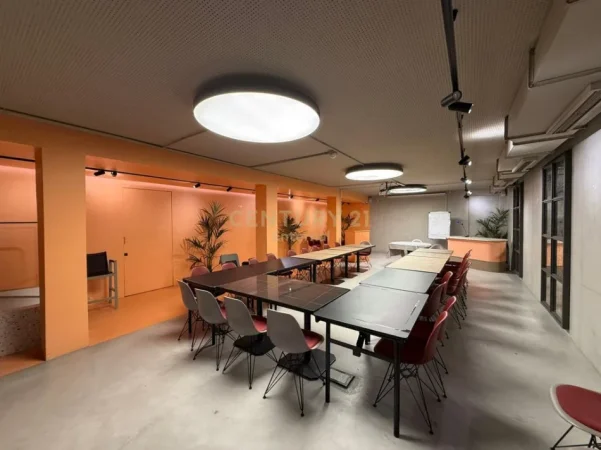Tirane, jepet me qera ambjent biznesi Kati 1, 190 m² 3.325 € 