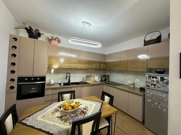 Tirane, shes apartament 2+1+Aneks+Ballkon Kati 2, 111 m² 155.000 € 