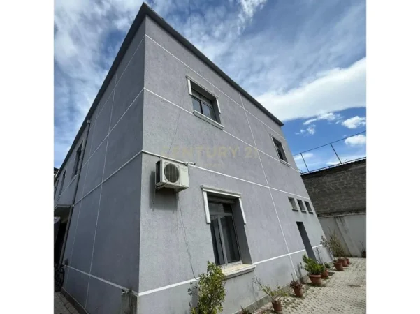 Tirane, jepet me qera ambjent biznesi Kati 2, 1.010 m² 5.200 € 