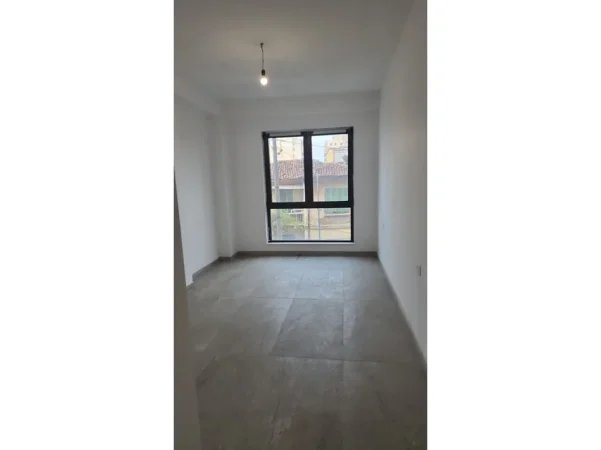 Tirane, jepet me qera ambjent biznesi Kati 2, 102 m² 1.300 € 