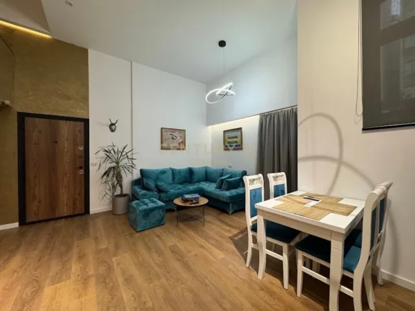 Tirane, jepet me qera apartament duplex 2+1+Aneks+Ballkon Kati 1, 86 m² 650 € 